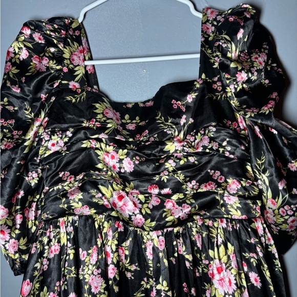 LIKELY Brandie Mini babydoll dress Black with Floral Print size 4 - Picture 4 of 6